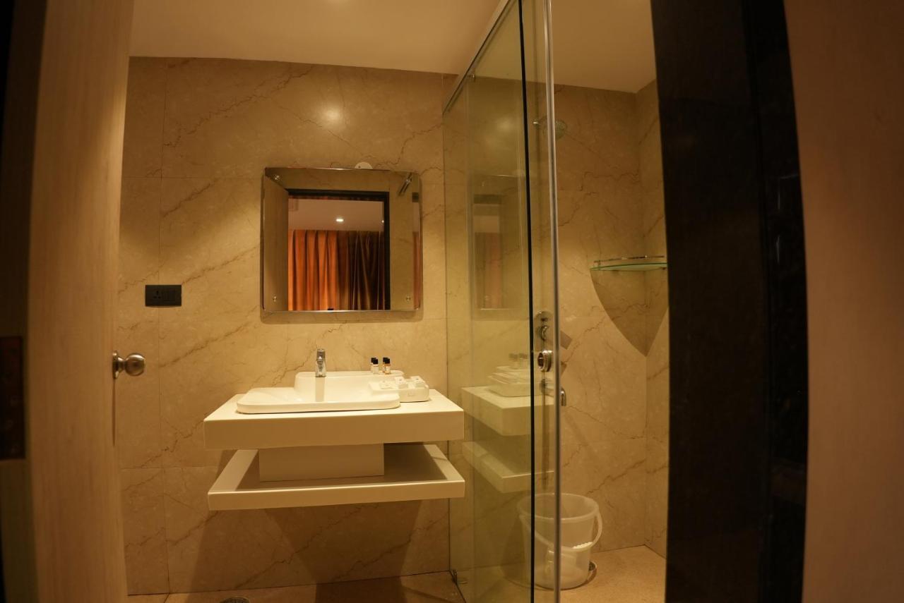Hotel Ocean Vista Bay Visakhapatnam Zewnętrze zdjęcie